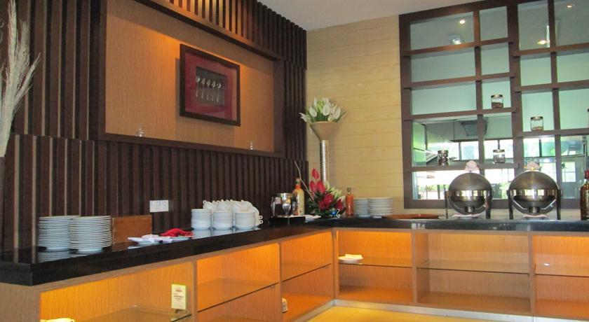 Puteri Gunung Hotel Lembang Εξωτερικό φωτογραφία