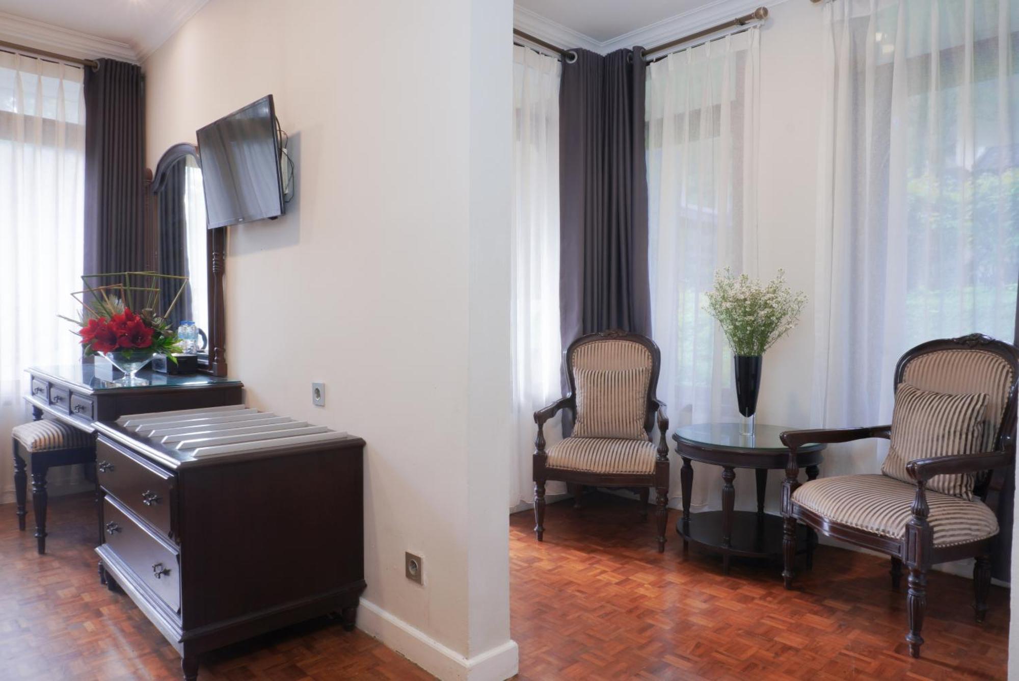 Puteri Gunung Hotel Lembang Εξωτερικό φωτογραφία