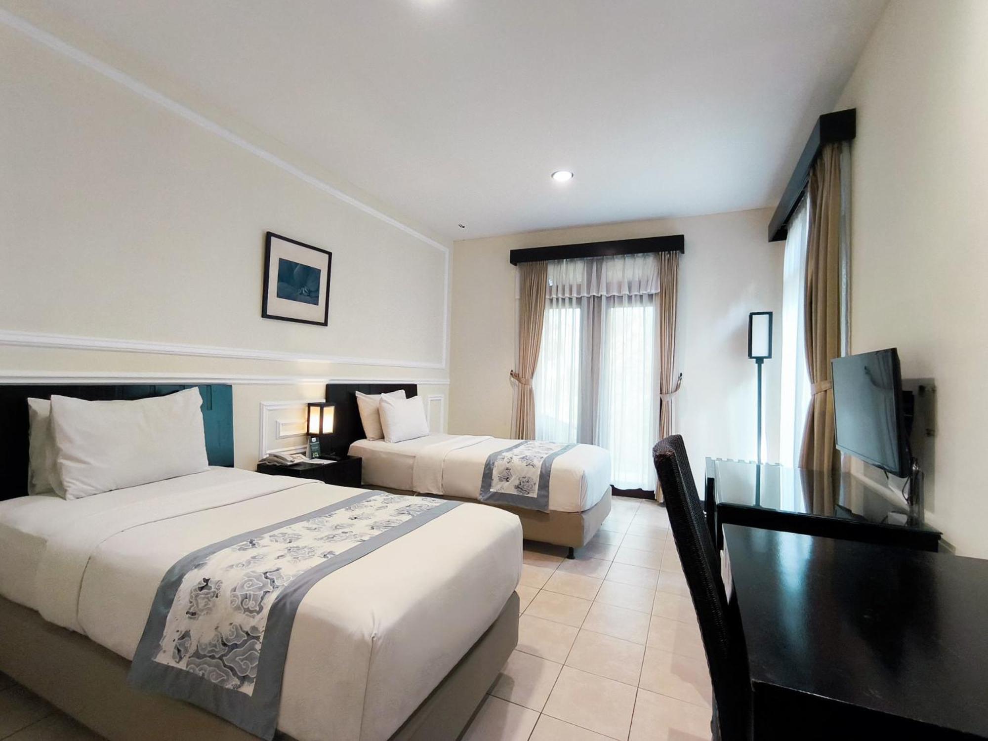 Puteri Gunung Hotel Lembang Εξωτερικό φωτογραφία