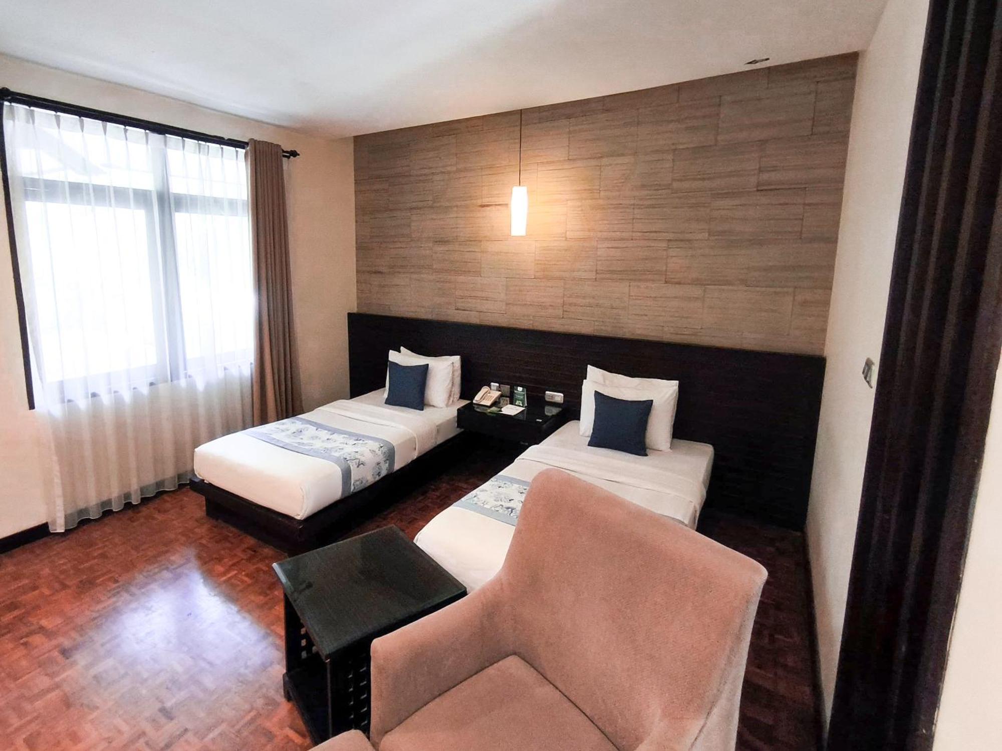 Puteri Gunung Hotel Lembang Εξωτερικό φωτογραφία