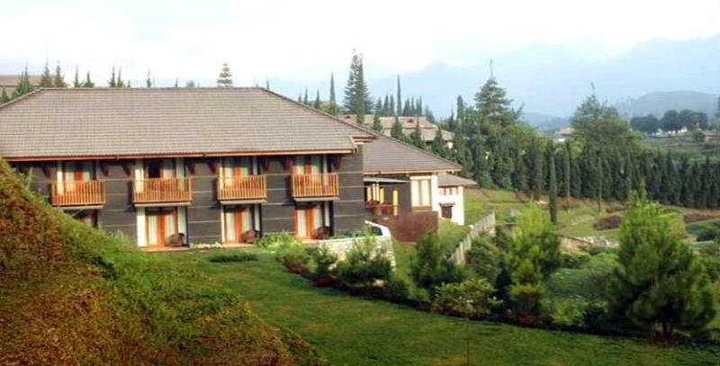 Puteri Gunung Hotel Lembang Εξωτερικό φωτογραφία