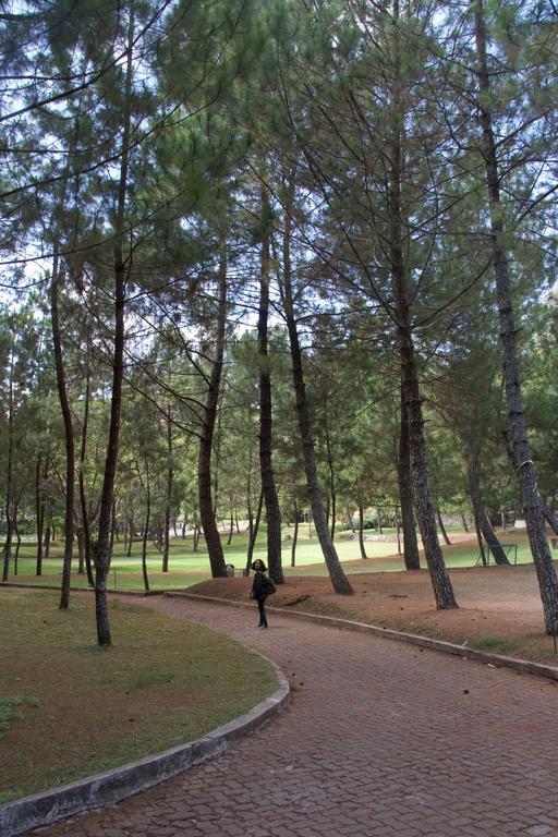 Puteri Gunung Hotel Lembang Εξωτερικό φωτογραφία